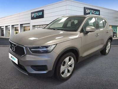 Usado Volvo XC40 Momentum 129 HP (94 kW) 2022 Cinzento SUV