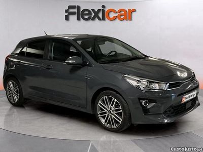 Usado Kia Rio 100 HP (73 kW) 2022 Cinza