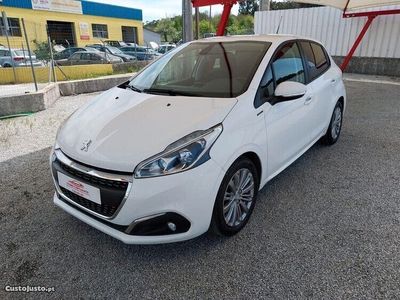 usado Peugeot 208 1.5 BlueHdi Signature Nacional