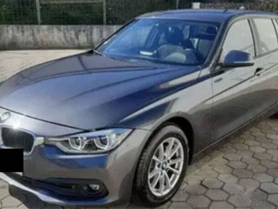 usado BMW 318 d Touring Automática - Como nova!