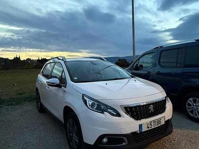Branco Usado 2017 Peugeot 2008 SUV | € 10.500 (Preço justo)