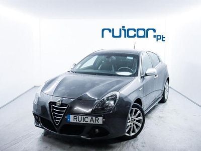 Usado Alfa Romeo Giulietta 120 HP (88 kW) 2011 Cinzento Citadino