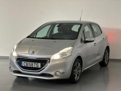 Usado Peugeot 208 82 HP (60 kW) 2015 Cinzento Citadino