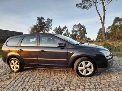 Usado Ford Focus 80 HP (58 kW) 2007 Preto Carrinha