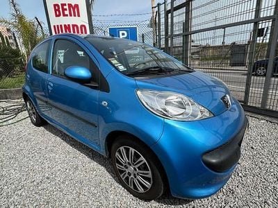Azul Usado 2007 Peugeot 107 Citadino | € 5.550 (Preço elevado)