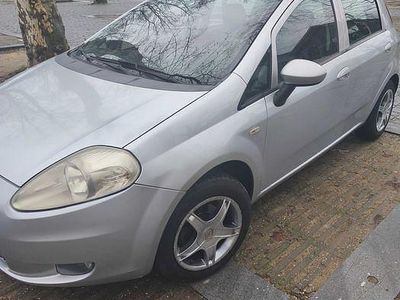 Usado Fiat Grande Punto 75 HP (55 kW) 2010 Citadino