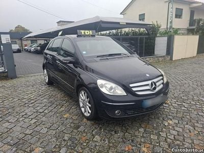 Mercedes B200