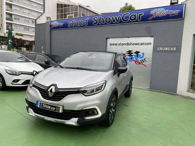 Cinzento Usado 2018 Renault Captur Zen SUV | € 15.750 (Preço elevado)