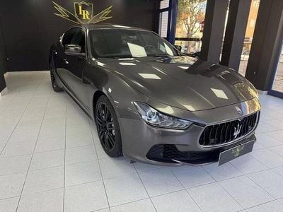 Cinza Usado 2014 Maserati Ghibli Citadino | € 31.000