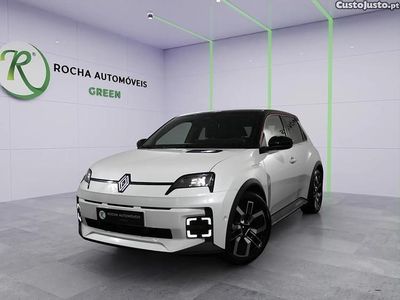 Usado Renault 5 E-Tech Komfort 110 kW (150 HP) 2025 Branco Sedan