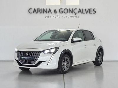 Branco Usado 2021 Peugeot e-208 Allure Citadino | € 16.950 (Preço justo)