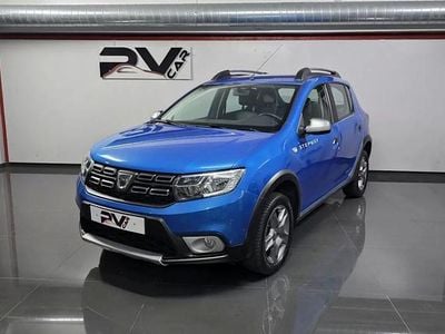 Usado Dacia Sandero Stepway 90 HP (66 kW) 2017 Azul Citadino
