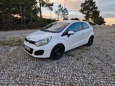 usado Kia Rio 1.1CRDI 5 lugares AC NACIONAL