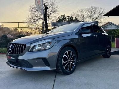 Usado Mercedes A180 Urban 109 HP (80 kW) 2017 Cinza escuro