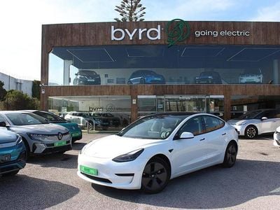 Branco Usado 2021 Tesla Model 3 Standard Range Plus Sedan | € 25.900 (Preço justo)