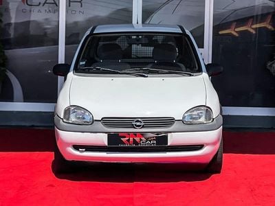 Branco Usado 1999 Opel Corsa Sport Citadino | € 1.750 (Preço justo)