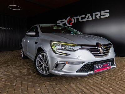 Cinzento Usado 2019 Renault Mégane IV | € 16.990 (Preço elevado)