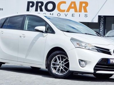 Branco Usado 2015 Toyota Verso Comfort Monovolume | € 14.900