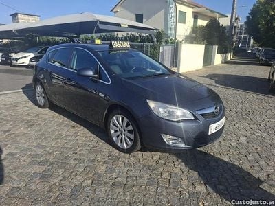Azul Usado 2010 Opel Astra Cosmo | € 6.990 (Preço justo)