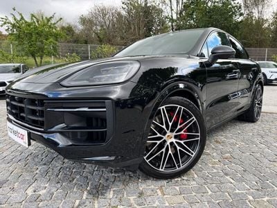 Preto Usado 2024 Porsche Cayenne S E-Hybrid SUV | € 146.000