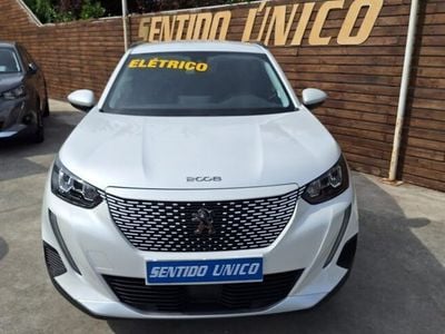 Branco Usado 2021 Peugeot e-2008 Allure SUV | € 22.480 (Preço elevado)