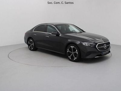 Usado Mercedes E300 Avantgarde 204 HP (150 kW) 2024 Cinza Sedan