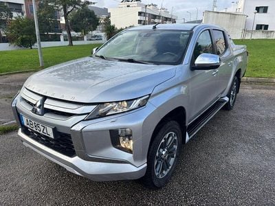 Cinza Usado 2020 Mitsubishi L Intense SUV | € 31.950 (Preço elevado)