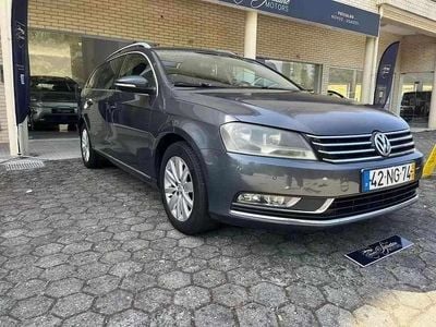 Usado VW Passat 105 HP (77 kW) 2012 Cinzento Carrinha