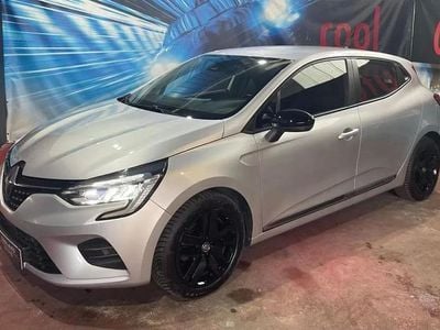 Usado Renault Clio IV Intens 100 HP (73 kW) 2019 Cinza prata