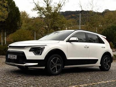 Usado Kia Niro 141 HP (103 kW) 2023 Branco SUV