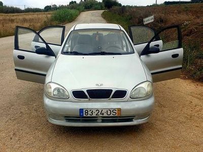 Usado Chevrolet Lanos 75 HP (55 kW) 2000 Sedan