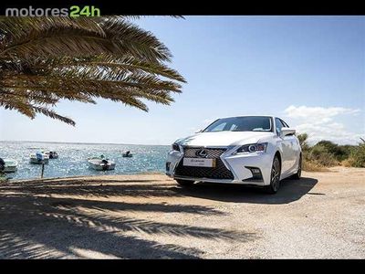 Lexus CT200h