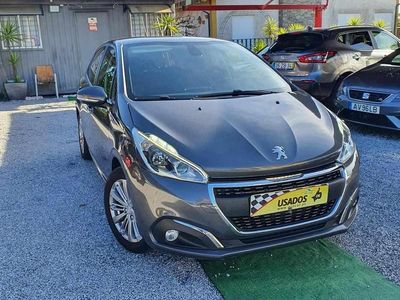 Cinzento Usado 2018 Peugeot 208 Citadino | € 14.850 (Caro)