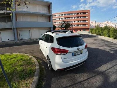 Branco Usado 2018 Kia Carens Monovolume | € 15.450 (Preço justo)