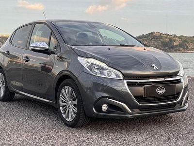 Cinza Usado 2017 Peugeot 208 Citadino | € 9.990 (Preço justo)