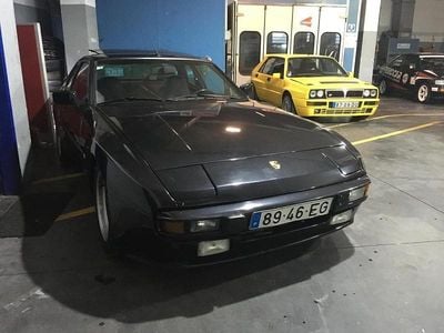 Usado Porsche 944 163 HP (119 kW) 1984 Preto Coupé