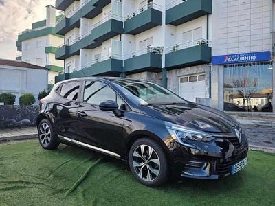 Preto Usado 2023 Renault Clio V Evolution | € 18.950 (Preço justo)