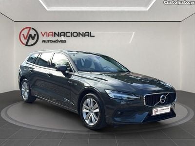 Verde Usado 2021 Volvo V60 Momentum Carrinha | € 23.990 (Bom preço)