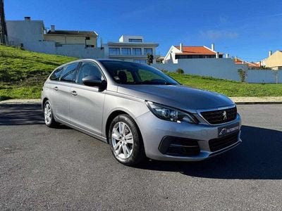 Usado Peugeot 308 Active 102 HP (75 kW) 2019 Cinzento