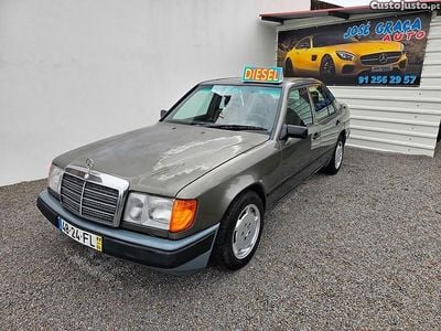 Usado Mercedes 200 74 HP (54 kW) 1989 Castanho Sedan
