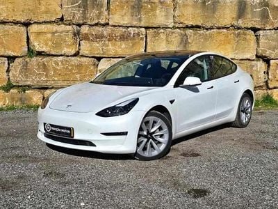 Branco Usado 2022 Tesla Model 3 Sedan | € 32.950 (Preço justo)