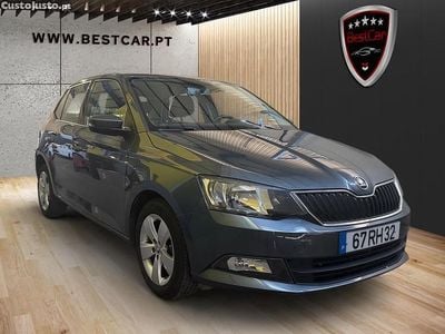 Cinza Usado 2016 Skoda Fabia | € 7.950