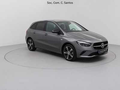 Cinza Usado 2025 Mercedes B250 Advanced Monovolume | € 44.500