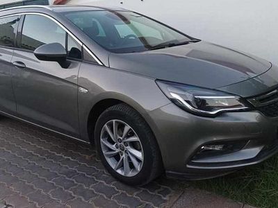 Cinzento Usado 2017 Opel Astra Carrinha | € 10.750 (Preço justo)