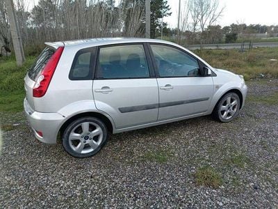 Usado 2007 Ford Fiesta Sedan | € 1.900 (Bom preço)
