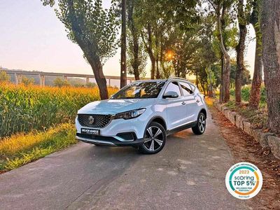 Usado MG ZS Luxury 105 kW (143 HP) 2021 Branco Sedan