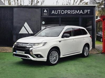Usado Mitsubishi Outlander P-HEV Invite 224 HP (164 kW) 2019 Branco SUV