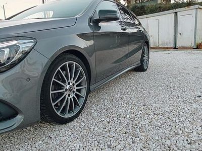 Usado Mercedes CLA220 Shooting Brake AMG 177 HP (130 kW) 2017 Carrinha
