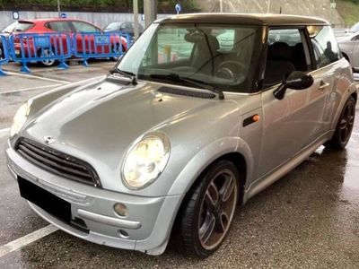 Usado Mini ONE Sport 75 HP (55 kW) 2004 Cinzento Citadino