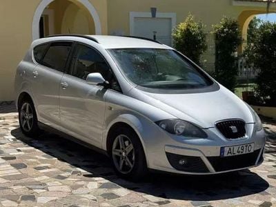 Cinza Usado 2014 Seat Altea XL Monovolume | € 12.500 (Caro)
